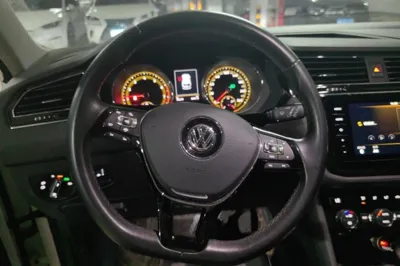 Volkswagen Tiguan L 2019, 35300 км, за 14216 USD - фото 9