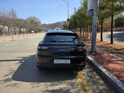 Porsche Cayenne 2020, 42000 км, за 56121.14 USD