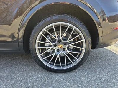 Porsche Cayenne 2020, 42000 км, за 56121.14 USD