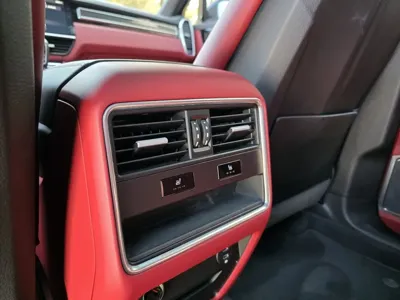 Porsche Cayenne 2020, 42000 км, за 55730.6 USD - фото 17