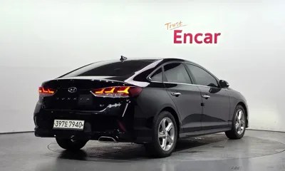 Hyundai Sonata 2018, 160442 км, за 6108.51 USD