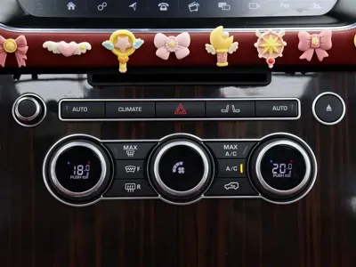 Land Rover Range Rover 2017, 113000 км, за 73376.58 USD - фото 21