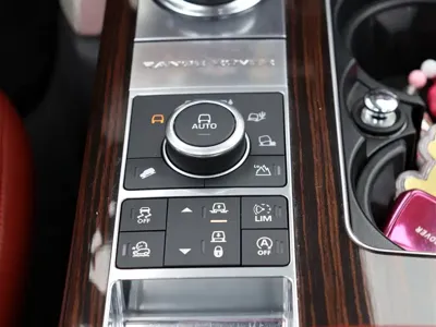 Land Rover Range Rover 2017, 113000 км, за 73376.58 USD - фото 22