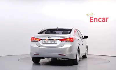 Hyundai Avante 2012, 203312 км, за 1788.08 USD