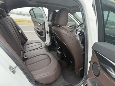 BMW 1 Series 2019, 58000 км, за 7262.96 USD - фото 7