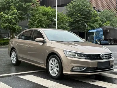 Volkswagen Passat 2016, 88000 км, за 7643.56 USD