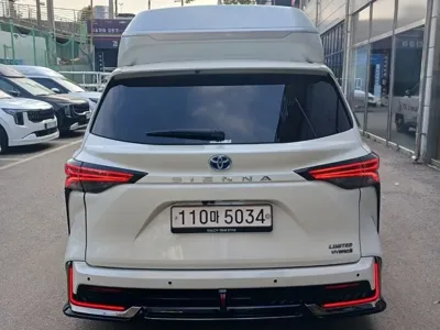 Toyota Sienna 2021, 70000 км, за 36104.64 USD