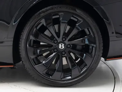 Bentley Continental 2024, 3203 км, за 221181.56 USD