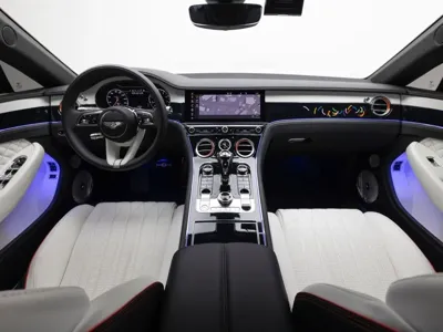 Bentley Continental 2024, 3203 км, за 221181.56 USD - фото 6