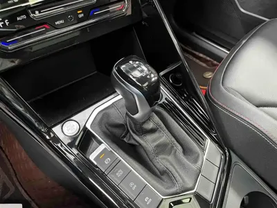 Volkswagen Tayron 2022, 18000 км, за 23101.38 USD
