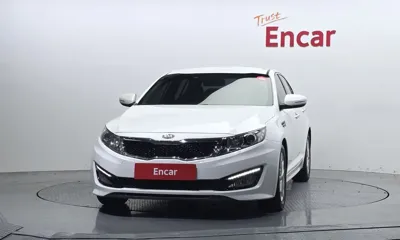 Kia K5 2012, 137200 км, за 13128.53 USD