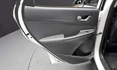Hyundai Kona 2021, 82201 км, за 10271.07 USD - фото 25