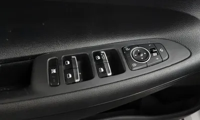 Hyundai Grandeur 2018, 155994 км, за 6892.48 USD - фото 29