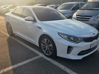 Kia K5 2017, 70600 км, за 7553.56 USD