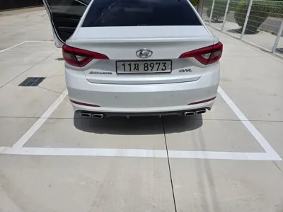 Hyundai Sonata 2016, 183000 км, за 5667.76 USD