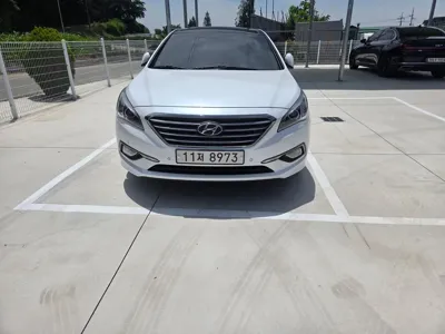 Hyundai Sonata 2016, 183000 км, за 5667.76 USD