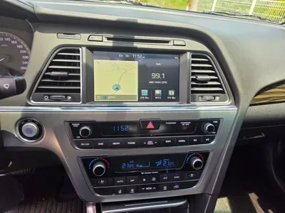 Hyundai Sonata 2016, 183000 км, за 5667.76 USD