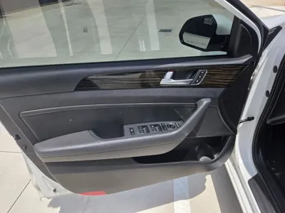 Hyundai Sonata 2016, 183000 км, за 5667.76 USD - фото 11