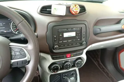 Jeep Renegade 2016, 98600 км, за 5776 USD - фото 10