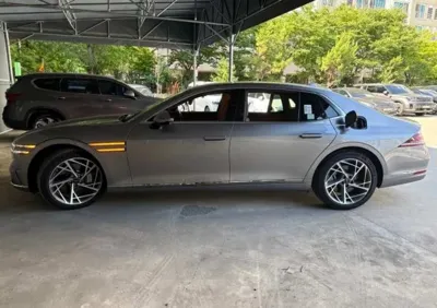 Genesis G90 2025, 19102 км, за 9767.63 USD