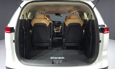 Kia Canival 2023, 24032 км, за 19372.03 USD - фото 20