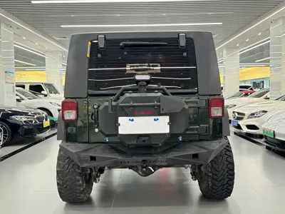 Jeep Wrangler 2010, 130000 км, за 11708.78 USD