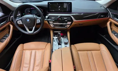 BMW 5-Series 2023, 39952 км, за 25945.86 USD - фото 7