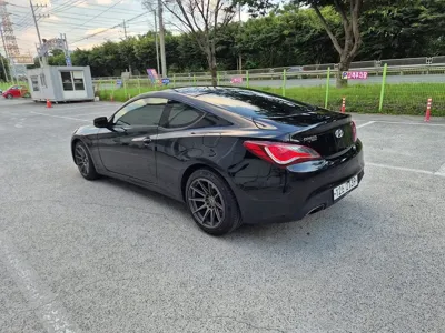 Hyundai Genesis 2010, 147941 км, за 2953.92 USD