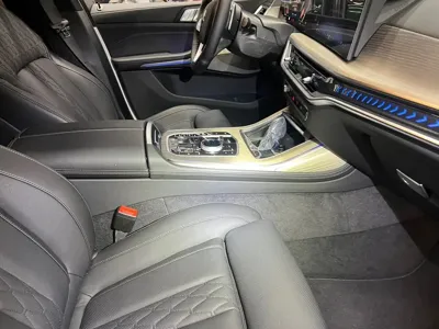 BMW X7 2025, 8631 км, за 74832.61 USD - фото 12