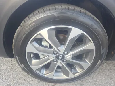 Kia Stonic 2019, 85012 км, за 5993.49 USD