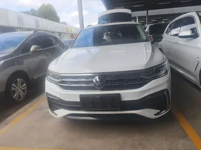 Volkswagen Tiguan X 2022, 47000 км, за 13469.5 USD