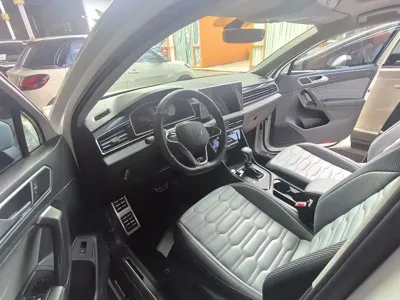 Volkswagen Tiguan X 2022, 47000 км, за 13469.5 USD - фото 7