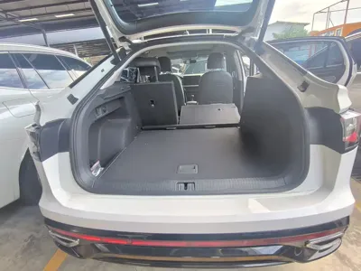 Volkswagen Tiguan X 2022, 47000 км, за 13469.5 USD - фото 16