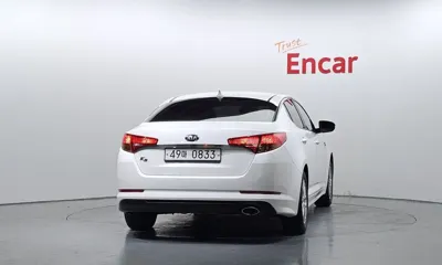 Kia K5 2013, 159116 км, за 2927.4 USD