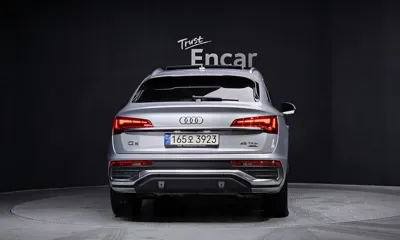 Audi Q5 2022, 76309 км, за 25695.34 USD