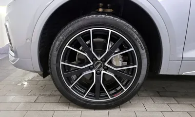 Audi Q5 2022, 76309 км, за 25695.34 USD