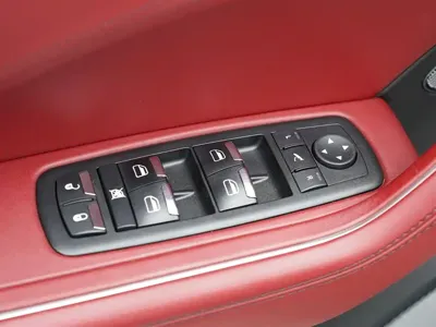 Maserati Levante 2018, 54000 км, за 37962.77 USD - фото 26