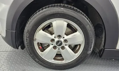 MINI Cooper 2015, 126090 км, за 4726.34 USD