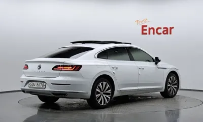 Volkswagen Arteon 2019, 60122 км, за 13653.67 USD