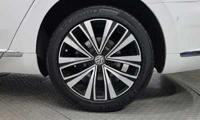 Volkswagen Arteon 2019, 60122 км, за 13550.5 USD - фото 21