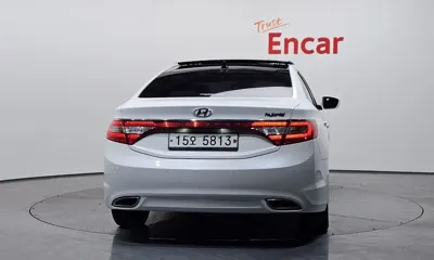 Hyundai Grandeur 2015, 133667 км, за 6408.99 USD