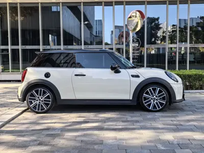 MINI MINI 2022, 20000 км, за 27451.32 USD