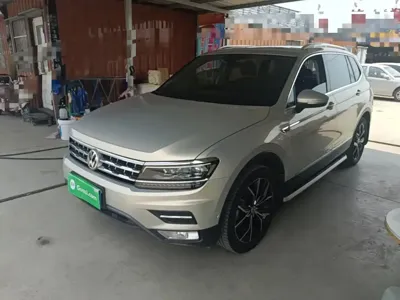 Volkswagen Tiguan L 2018, 125100 км, за 10091.25 USD