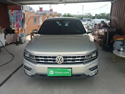 Volkswagen Tiguan L 2018, 125100 км, за 10091.25 USD