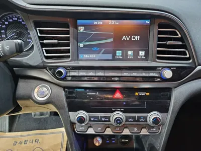 Hyundai Avante 2020, 53000 км, за 7862.57 USD - фото 13