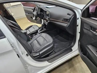 Hyundai Avante 2020, 53000 км, за 7862.57 USD - фото 18