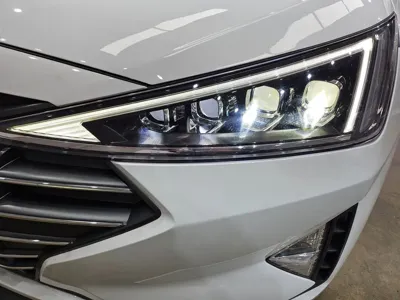 Hyundai Avante 2020, 53000 км, за 7862.57 USD - фото 20
