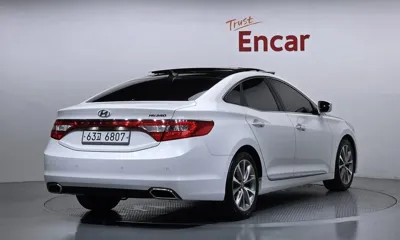 Hyundai Grandeur 2015, 169429 км, за 3931.99 USD
