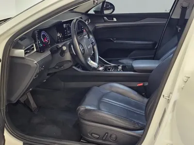 Kia K5 2023, 43000 км, за 19516.02 USD