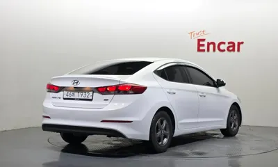 Hyundai Avante 2016, 157799 км, за 4569.53 USD